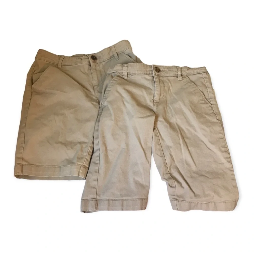 Bundle 2 old navy kids Bermuda slim and Bermuda stretch khaki shorts